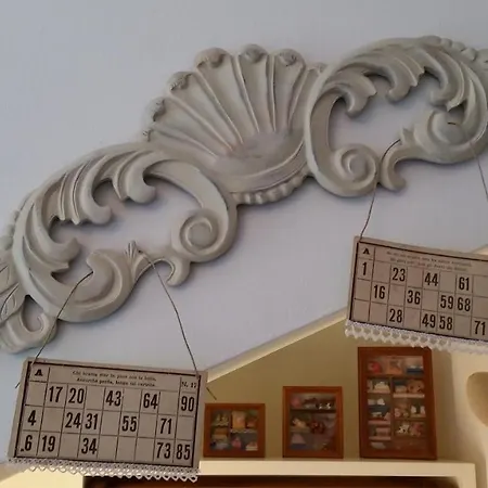 Via Veneto 27 *